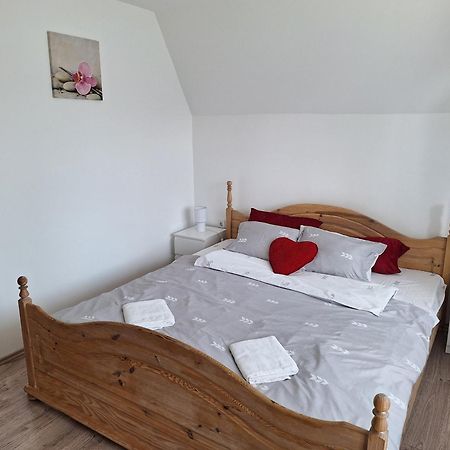 Nikolett Apartman Hajdúszoboszló Buitenkant foto