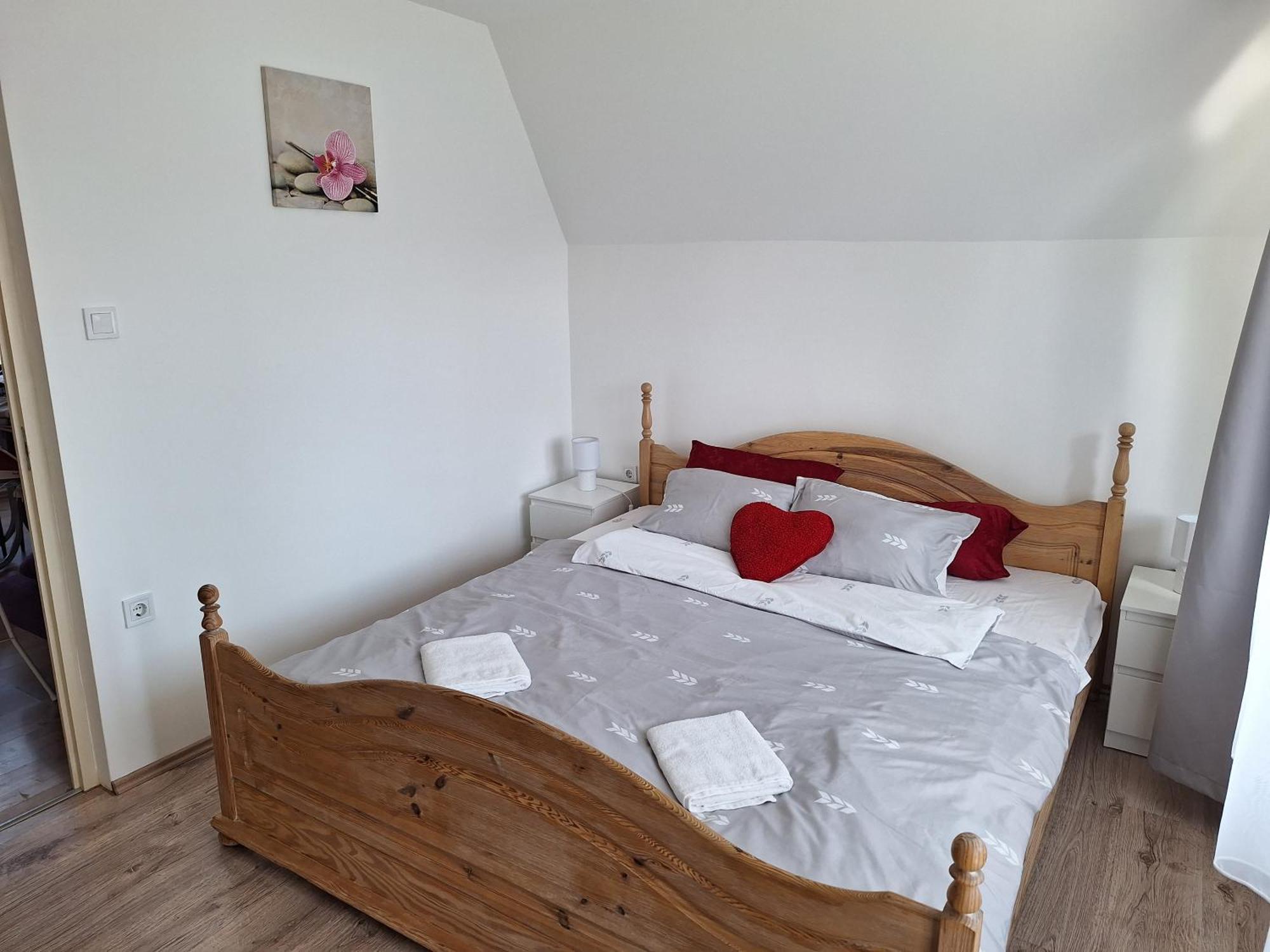 Nikolett Apartman Hajdúszoboszló Buitenkant foto