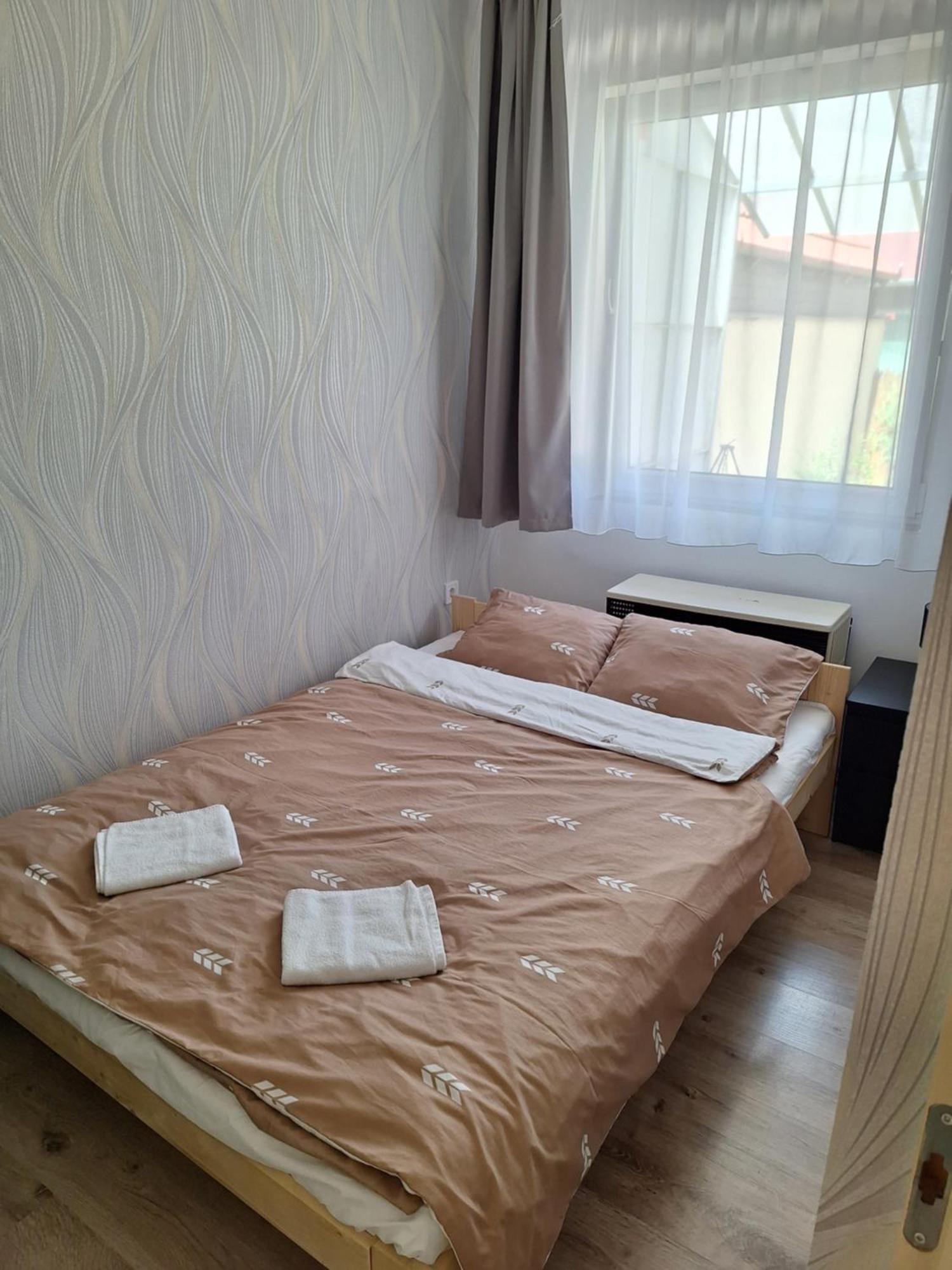Nikolett Apartman Hajdúszoboszló Buitenkant foto