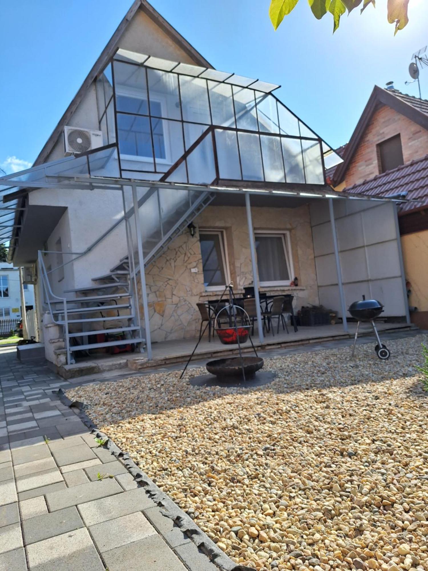 Nikolett Apartman Hajdúszoboszló Buitenkant foto